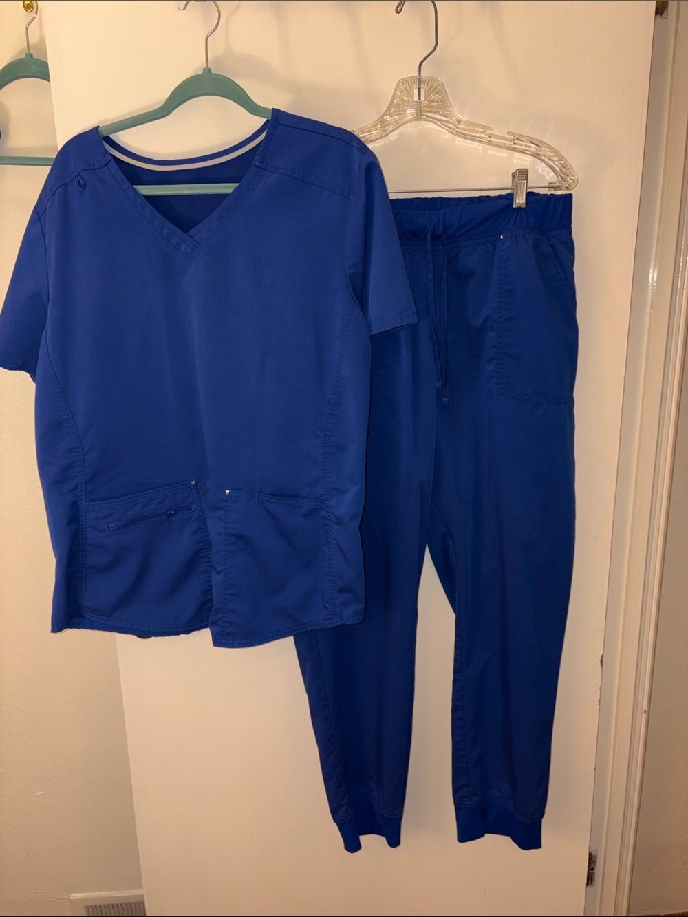 Scrub Star Royal blue scrub set 2XL Top and XL Bottom